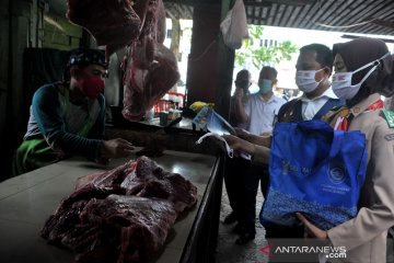 Sosialisasi Penegakan protokol kesehatan di pasar