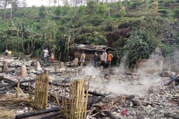 Enam rumah di Cianjur terbakar diduga akibat arus pendek listrik