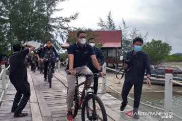 Menparekraf tinjau rencana pengembangan hutan sosial di Belitung