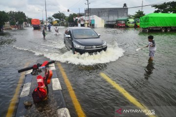 Kemarin, peringatan dini hujan lebat hingga banjir Semarang
