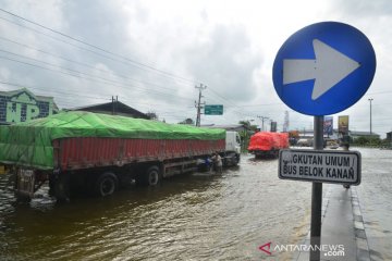 Jalan Pantura Kudus terendam banjir