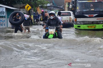 Banjir merendam jalan penghubung Kudus-Purwodadi