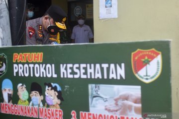 Kapolda Metro dan Pangdam Jaya semangati warga yang isolasi mandiri