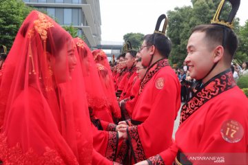 Pernikahan Hari Valentine di China membeludak, biro sipil buka Minggu