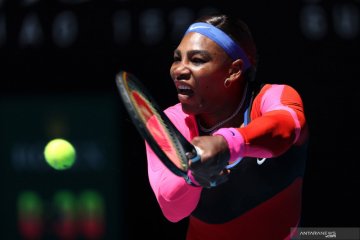 Serena lolos dari tekanan Sabalenka untuk ke perempat final