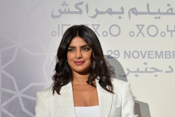 Priyanka Chopra beberkan kisah hidup dalam memoar "Unfinished"