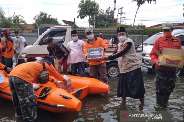 5.000 sembako disalurkan "Zahir Mania" bantu korban banjir Kudus