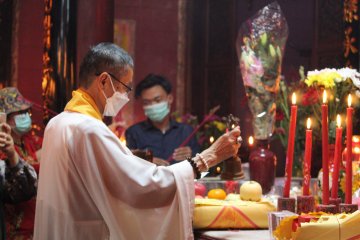 Pandemi COVID-19 tak padamkan lilin Imlek di Lampung