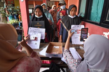 Penyaluran BST Keluarga terdampak pandemi di Banten