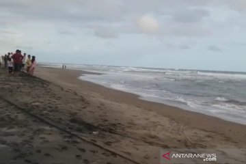 Seorang mahasiswa terseret ombak di Pantai Cikaso Garut