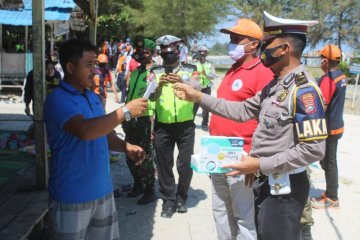 Polres Sergai lakukan operasi yustisi prokes di objek wisata pantai