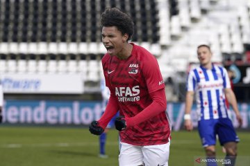 AZ lumat Heerenveen 3-1 untuk naik ke posisi tiga