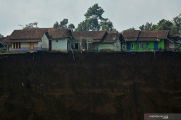 Bencana tanah longsor di Garut