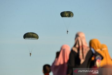 Prajurit Paskhas TNI AU Terjun Statik