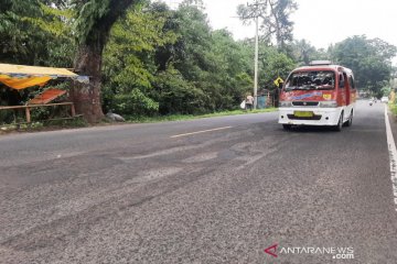 Penyebab kecelakaan tunggal, jalan nasional di Cianjur banyak lubang