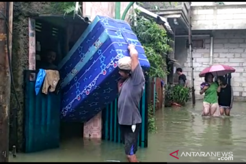 Sepekan, vaksinasi pedagang Tanah Abang hingga kemiskinan di DKI naik