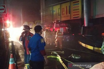 Lantai dasar Bandung Electronic Center terbakar