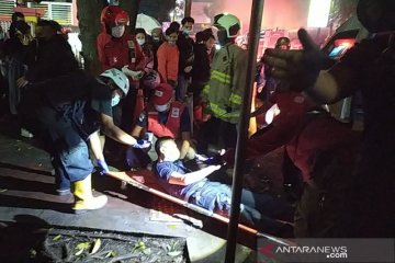Dua satpam pingsan saat Gedung BEC Bandung terbakar