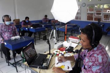Pelajaran melukis secara daring