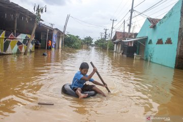 PLN sebut 16 gardu listrik di Karawang kembali tergenang banjir