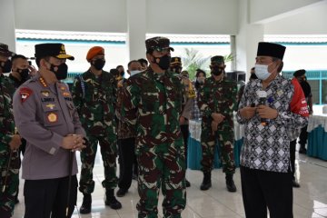 Panglima TNI dan Kapolri tinjau Posko PPKM Maguwoharjo Sleman
