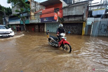 Ruko di Jalan Jatinegara Barat Jakarta Timur juga kebanjiran