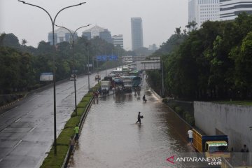 Banjir di ruas Tol TB Simatupang