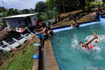 Lima rumah terdampak tanah longsor di Jakarta Selatan