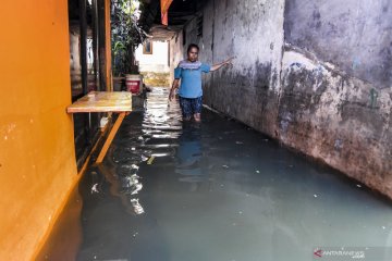 Di Jakarta Barat masih ada kiriman air melalui Kali Angke