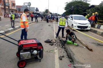 PUPR bangun jembatan bailey di titik amblas Bekasi