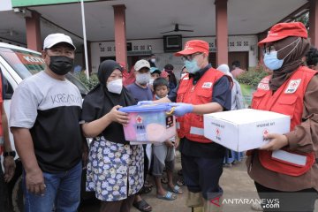 PMI lakukan penyemprotan disinfektan di daerah terdampak banjir