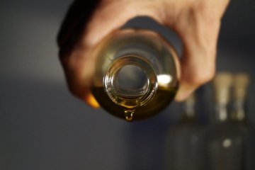 Manfaat "tea tree oil" untuk kesehatan rambut