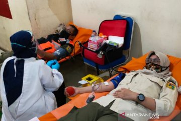 Ratusan pegawai Pemkot Jakpus donorkan darah