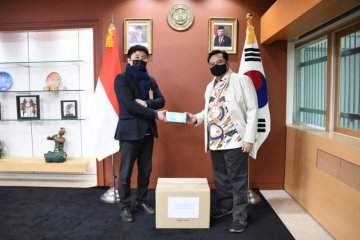 UMKM Korea Selatan berikan bantuan masker untuk WNI