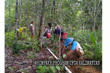 LSM Kompak bangun instalasi air bersih di Hulu Kapuas kawasan TNBK