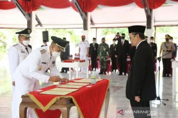 Gubernur Riau ingatkan tiga kepala daerah penuhi janji kampanye