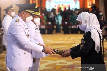 Eri Cahyadi resmi jabat Wali Kota Surabaya usai dilantik oleh Khofifah