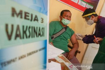 Sebanyak 1,6 juta penduduk Indonesia telah divaksinasi COVID-19