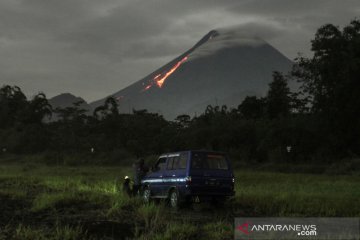 Lava pijar Gunung Merapi