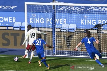 Arsenal akhiri tren positif Leicester