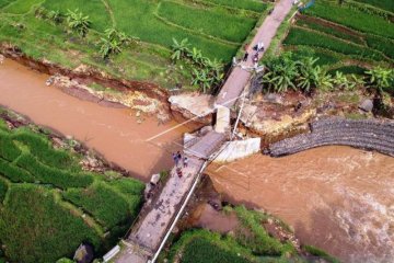 Jembatan Kalipetung Kabupaten Batang Roboh