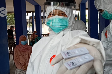 Terminal Pakupatan Serang gelar tes cepat antigen secara acak