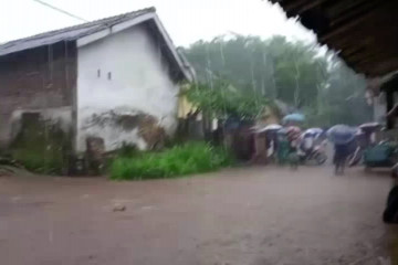 Banjir terjang ratusan rumah di Jember