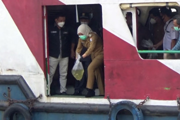 Pemkot Palembang tebar benih ikan untuk jaga ekosistem Sungai Musi