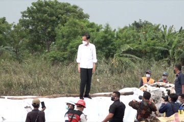 Jokowi tinjau tanggul jebol Sungai Citarum