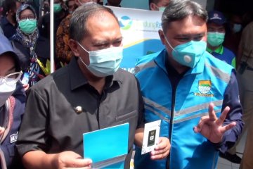 Menabung sampah di Bandung bisa dapat emas mini