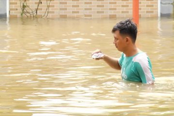 Jalan Kemang Raya dan Mampang banjir setinggi 2 meter