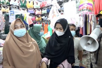 Prokes di pasar kembali diperketat, begini respon pedagang dan pembeli