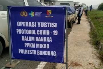 Polisi putar balik 500 kendaraan menuju Kabupaten Bandung