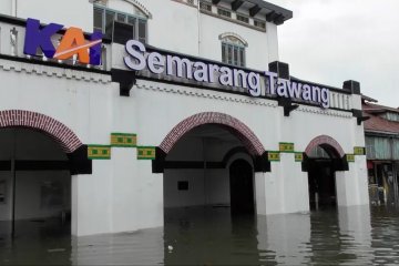 Banjir di Stasiun Tawang ganggu perjalanan kereta api